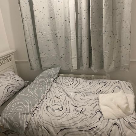 At Apex House Single Room Horndon-on-the-Hill Exteriör bild