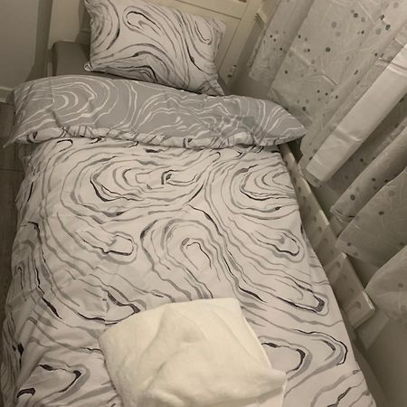 At Apex House Single Room Horndon-on-the-Hill Exteriör bild